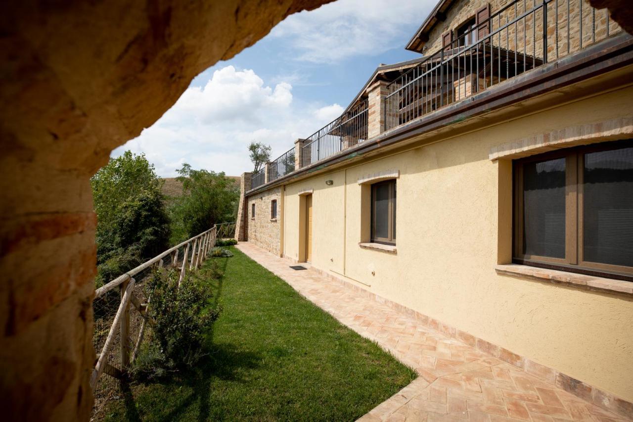 Villa Ermelinda - Piscina Privata E Jacuzzi Castelraimondo Exterior photo